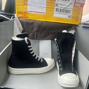 COPY - Size 38Eu Rick owens DrkShdw Never worn before 38EU. Ladies 8 in USA siz…